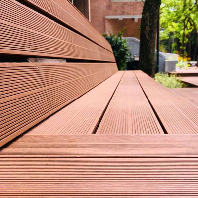قیمت خوب حیاط های WPC Decking پنل مقاومت درخشان WPC چوب Decking Board آنلاین