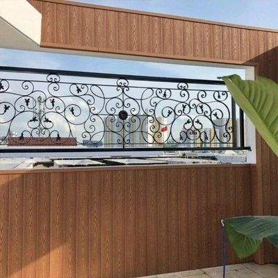 قیمت خوب پنل چوبی WPC ترکیبی در فضای بیرون ضد آتش پوشش دیواری چوبی خارجی آنلاین